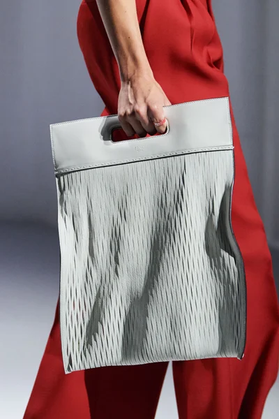 Look 76